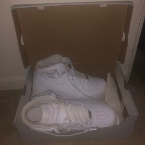 Nike Air Forces Uptown (HighTops$